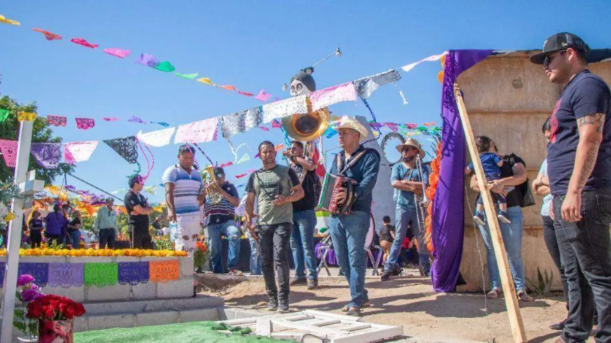 Panteones La Paz Día de Muertos